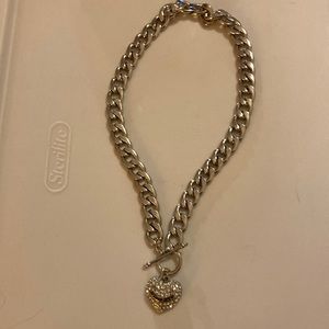 8” Front Clasp Chunky Chain Necklace with Rhinestone Heart
